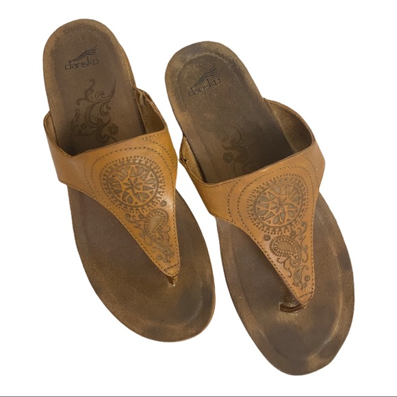 Dansko Shoes - Dansko Thong Sandals Medallion Leather 39 Paisley